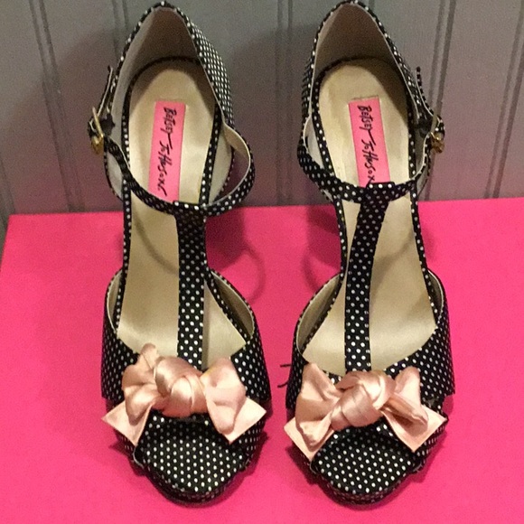 betsey johnson polka dot shoes
